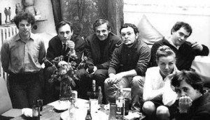 De izquierda a derecha: Alejandro Jodorowsky, Jacques Sternberg, Fedorov, Fernando Arrabal, Roland Topor, Luce Moreau y Toyen